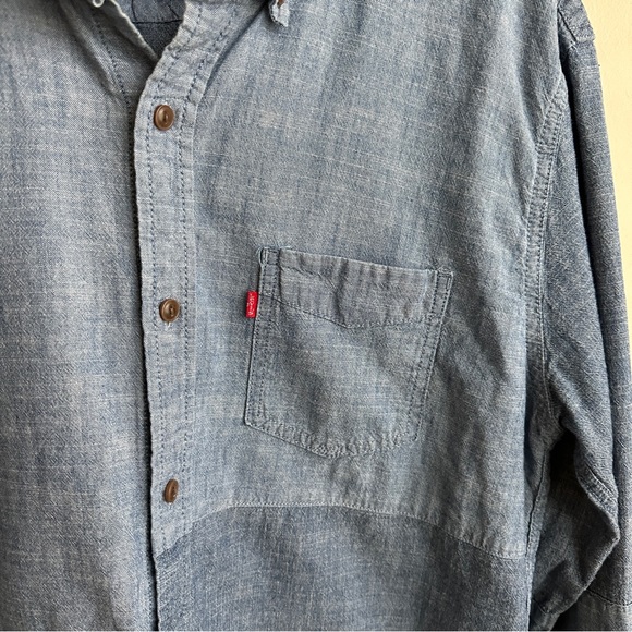 Levi’s Two Tone Cotton Button Down - Picture 5 of 7